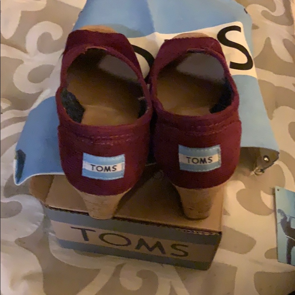Toms shoes